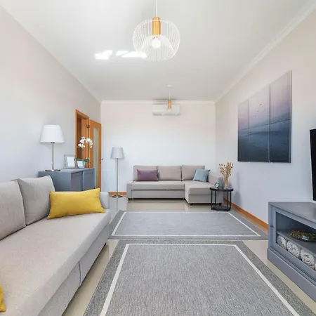 Elena 2 Mit Blick Auf Wasser By Interhome *